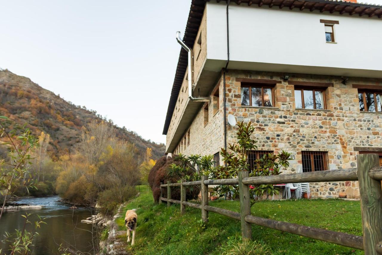 Hostal Restaurante Ventasierra Valdoré Exterior photo